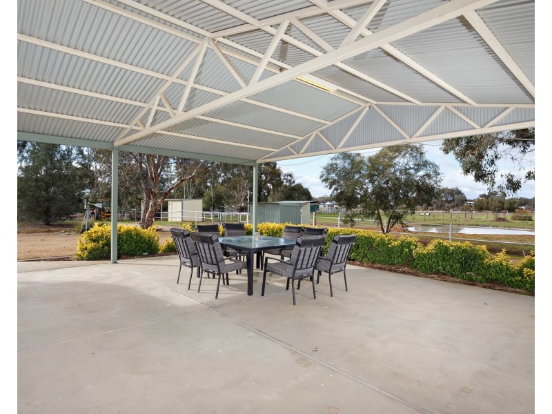 137 Main Street, Lake Albert NSW 2650