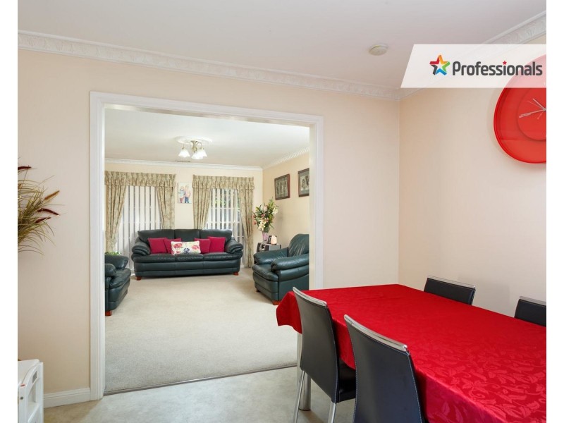 6 Nara Place, Glenfield Park NSW 2650