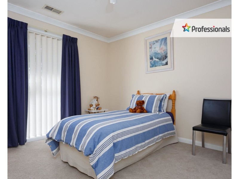 6 Nara Place, Glenfield Park NSW 2650