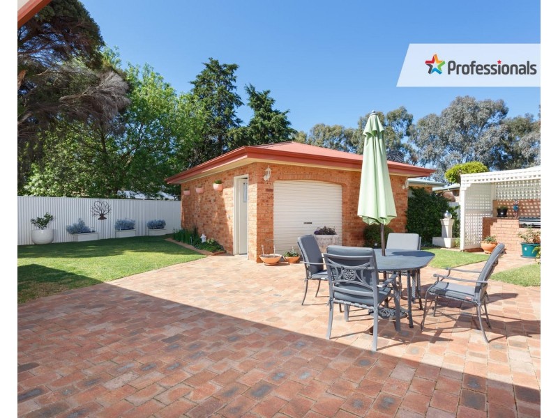 6 Nara Place, Glenfield Park NSW 2650