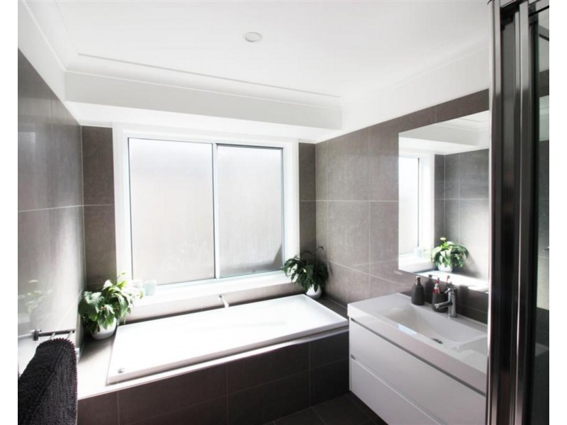 2/8 Kellerman Street, Boorooma NSW 2650