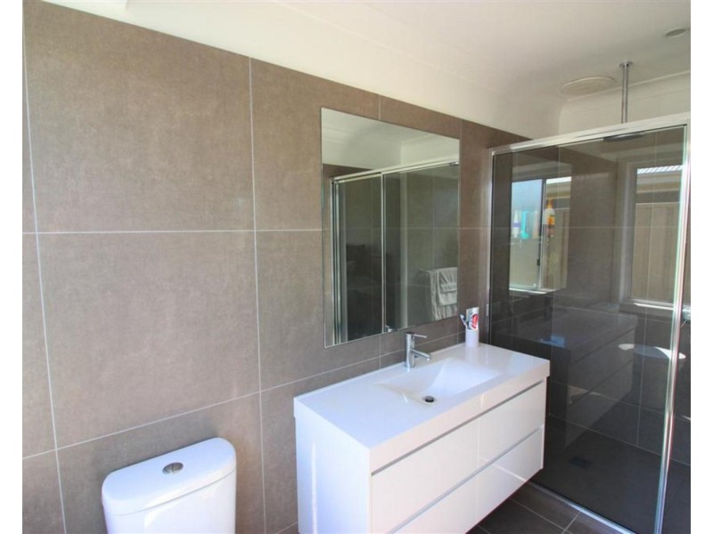 2/8 Kellerman Street, Boorooma NSW 2650