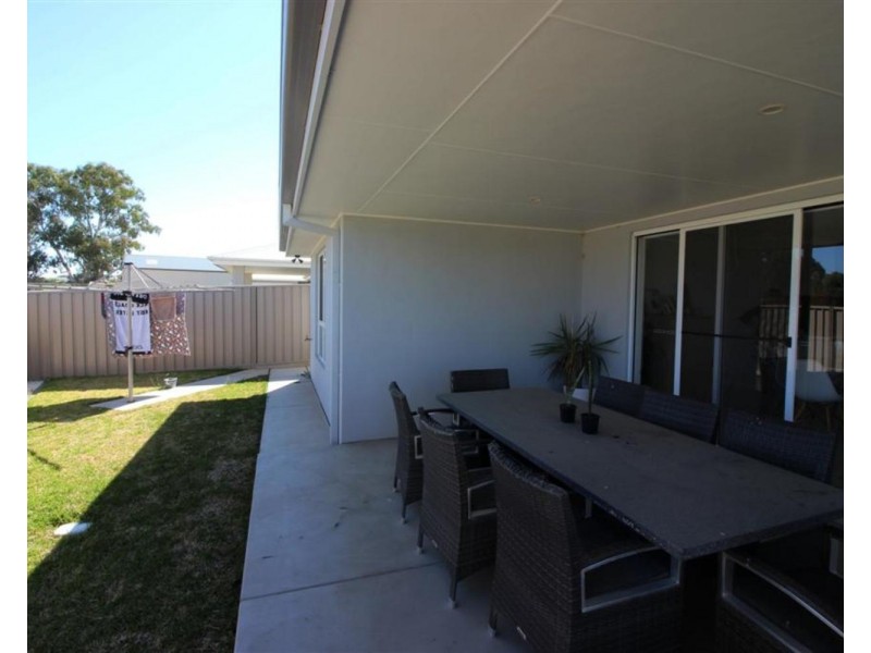 2/8 Kellerman Street, Boorooma NSW 2650