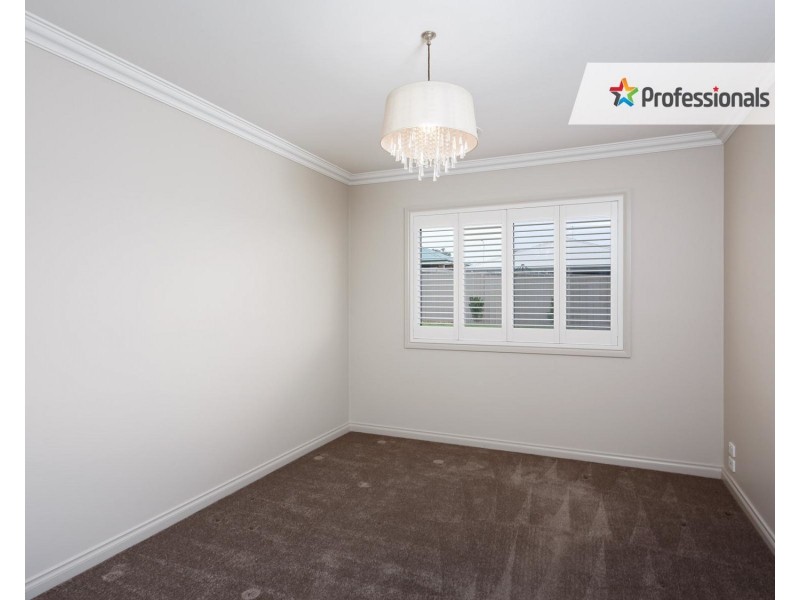 30 Flack Crescent, Boorooma NSW 2650