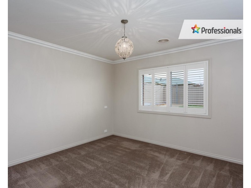 30 Flack Crescent, Boorooma NSW 2650