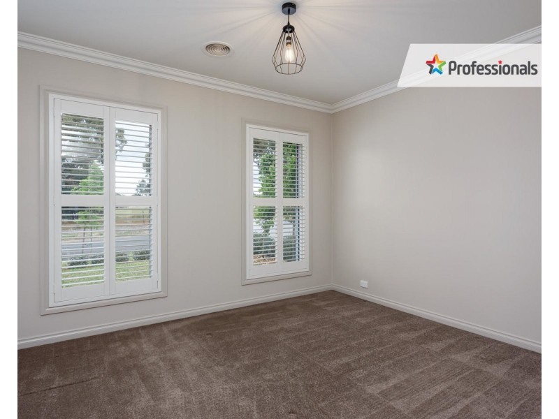 30 Flack Crescent, Boorooma NSW 2650