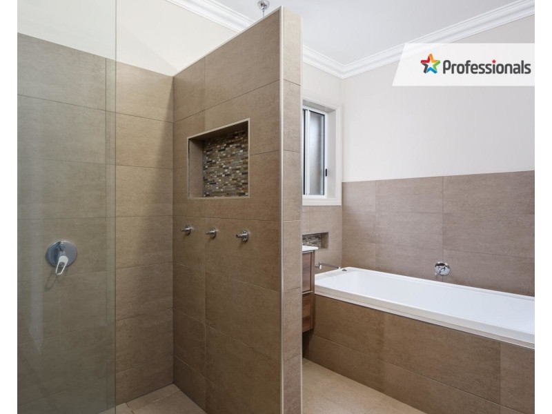 30 Flack Crescent, Boorooma NSW 2650