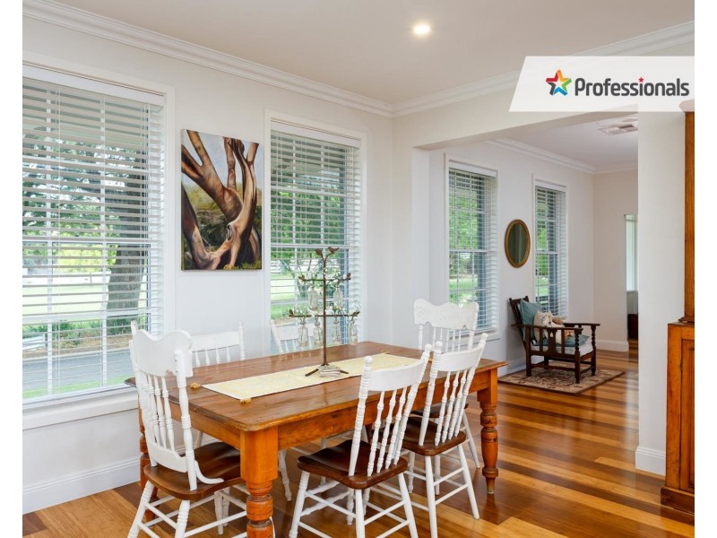 14 Silverwood Road, Lake Albert NSW 2650