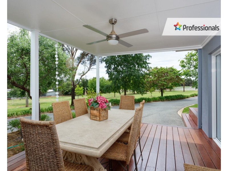14 Silverwood Road, Lake Albert NSW 2650