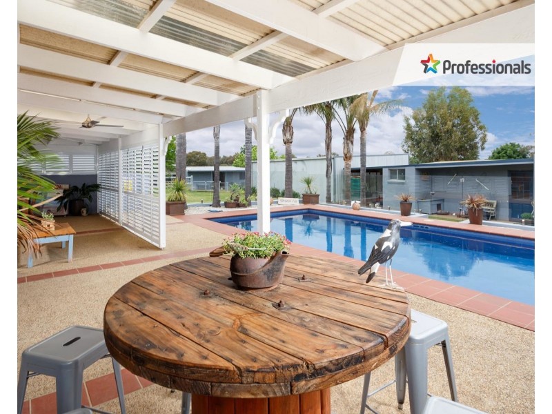 14 Silverwood Road, Lake Albert NSW 2650