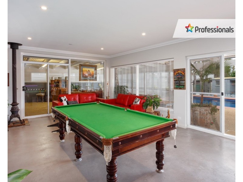 14 Silverwood Road, Lake Albert NSW 2650