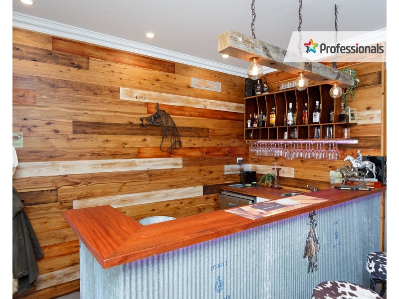 14 Silverwood Road, Lake Albert NSW 2650