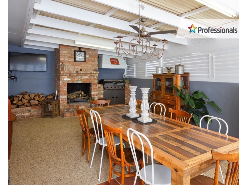 14 Silverwood Road, Lake Albert NSW 2650