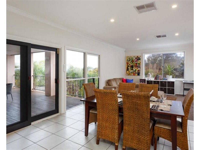 11 Warrawong Street, Kooringal NSW 2650