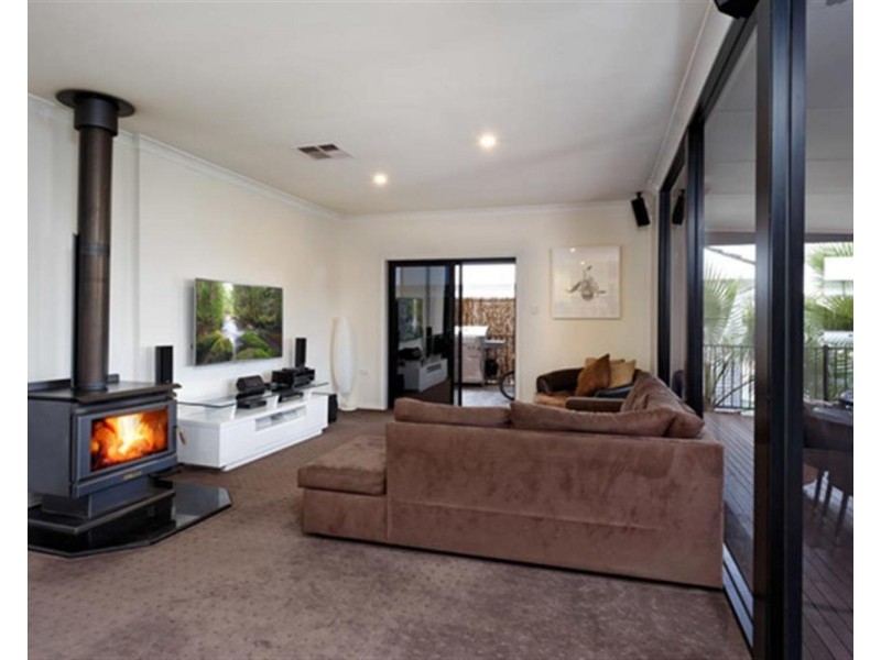11 Warrawong Street, Kooringal NSW 2650
