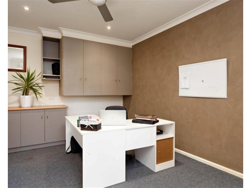 11 Warrawong Street, Kooringal NSW 2650