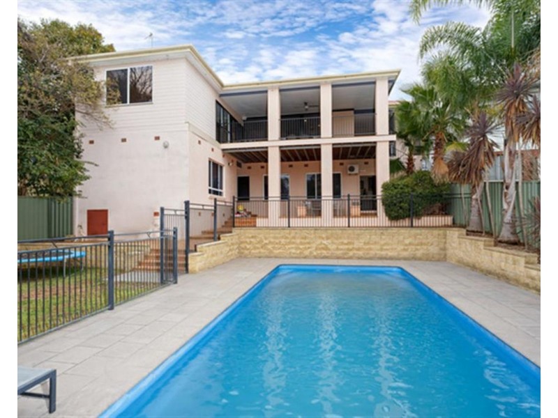 11 Warrawong Street, Kooringal NSW 2650