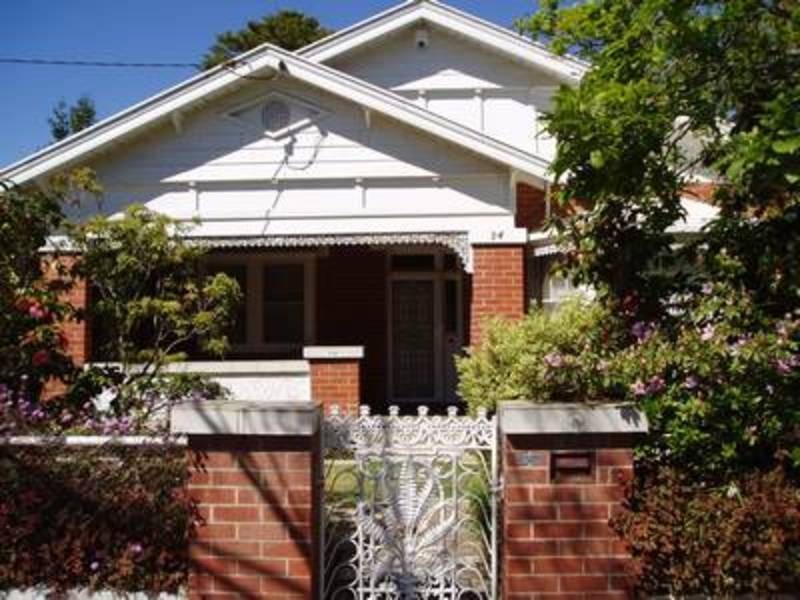 34 The Esplanade, Wagga Wagga NSW 2650