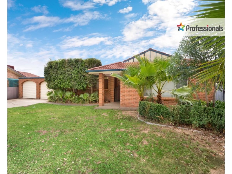 19 Gunyah Place, Glenfield Park NSW 2650