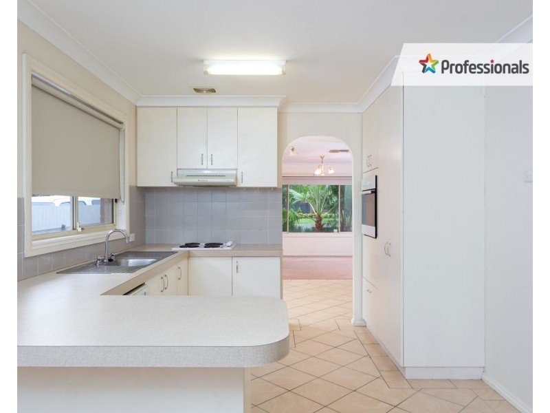 19 Gunyah Place, Glenfield Park NSW 2650