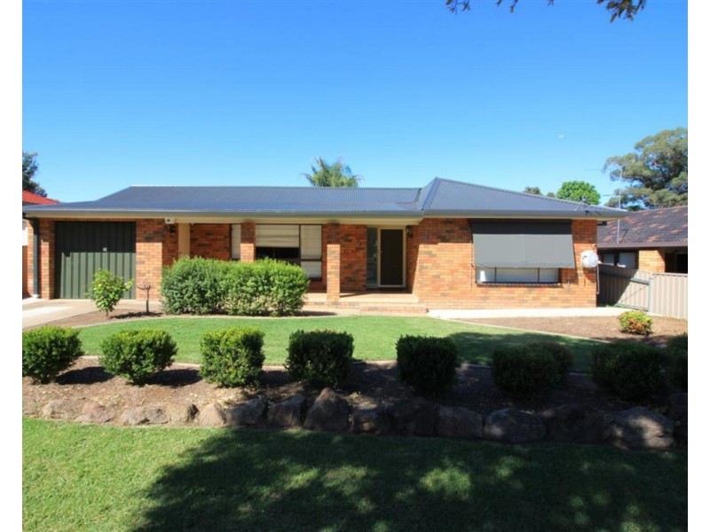 39 Walana Crescent, Kooringal NSW 2650