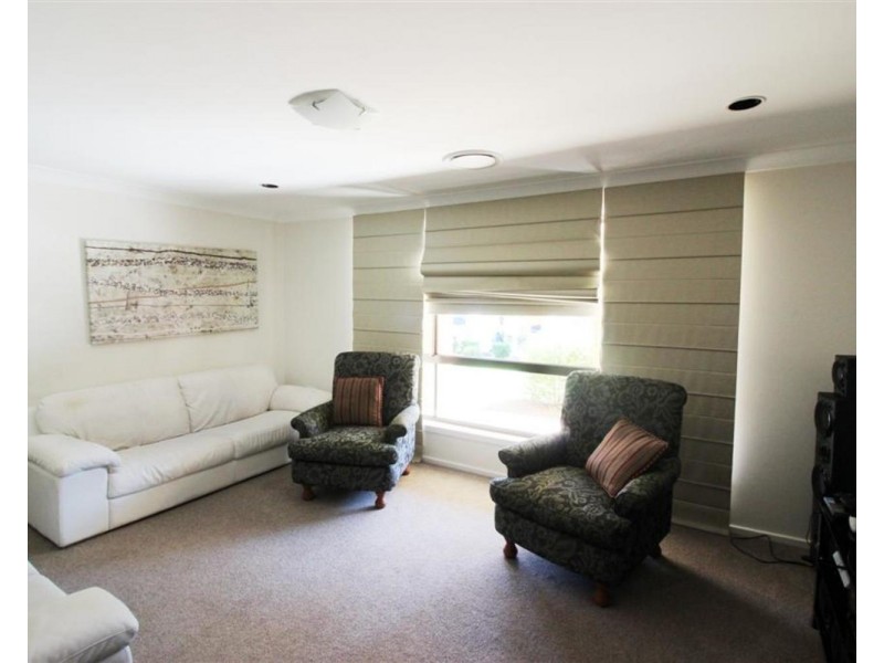 39 Walana Crescent, Kooringal NSW 2650