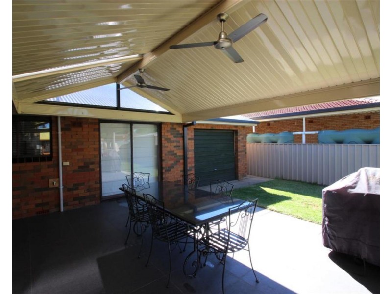 39 Walana Crescent, Kooringal NSW 2650