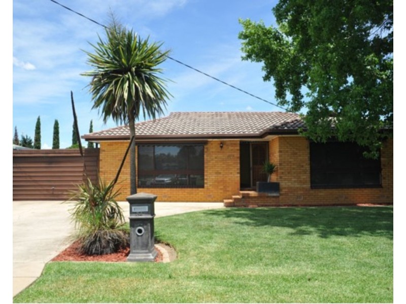 34 Geneva Crescent, Lake Albert NSW 2650