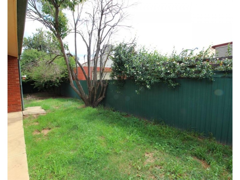 2/76 Brookong Avenue, Wagga Wagga NSW 2650