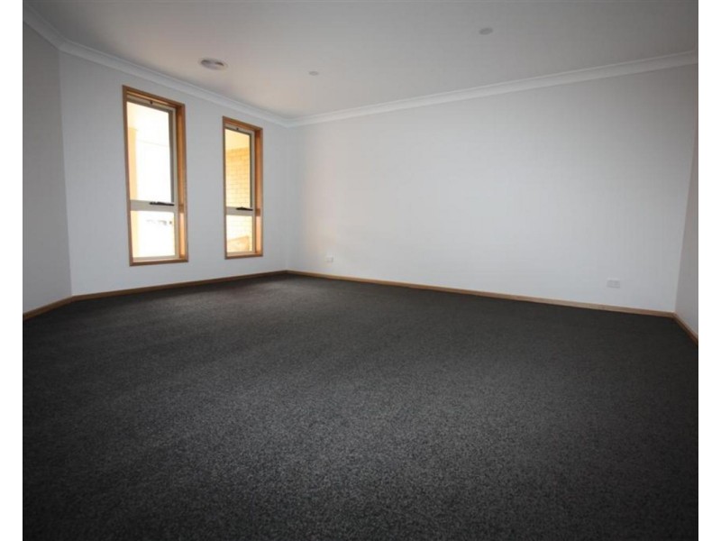 16 Samson Avenue, Estella NSW 2650