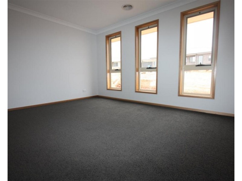 16 Samson Avenue, Estella NSW 2650