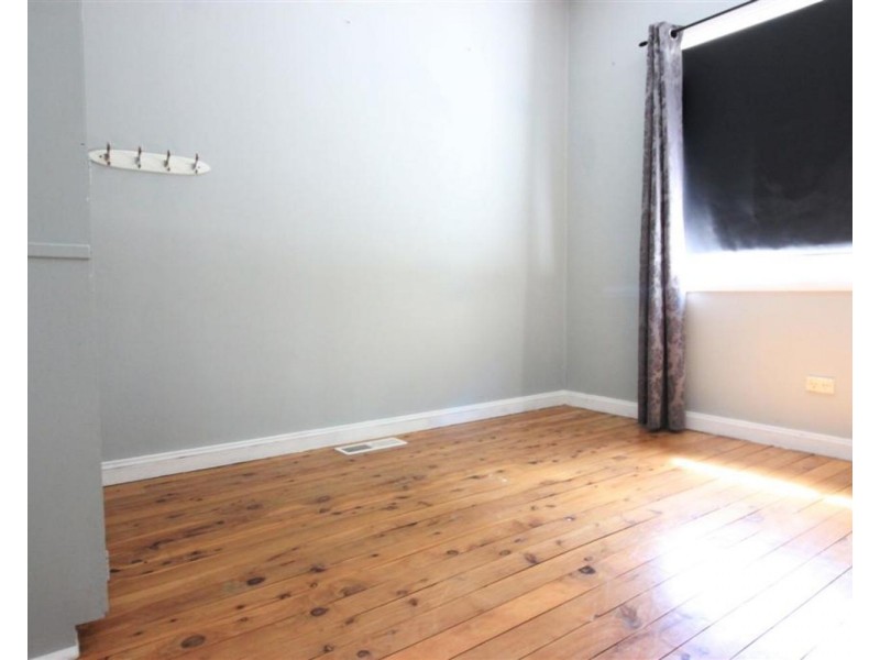 18 Beltana Avenue, Mount Austin NSW 2650