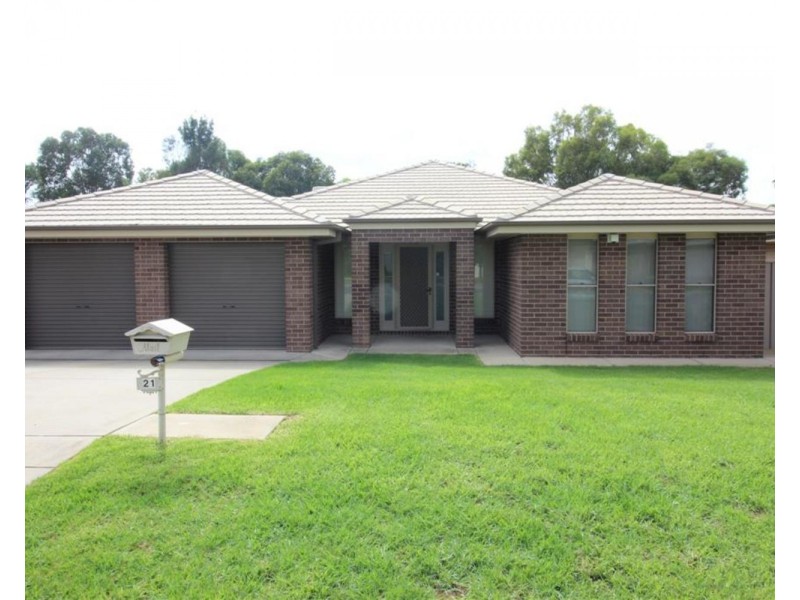 21 Barrima Drive, Glenfield Park NSW 2650