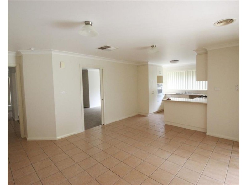 21 Barrima Drive, Glenfield Park NSW 2650