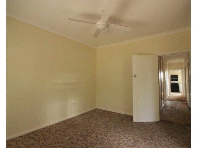 11 Fernleigh Road, Wagga Wagga NSW 2650