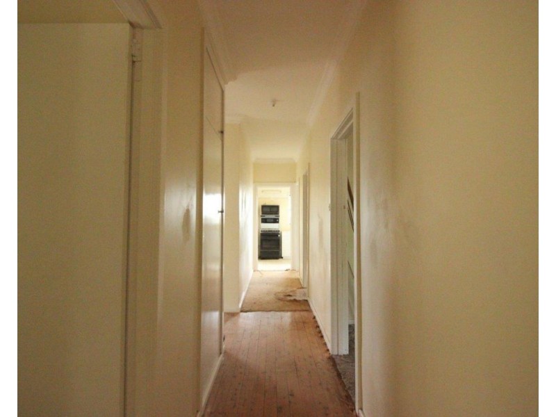 11 Fernleigh Road, Wagga Wagga NSW 2650