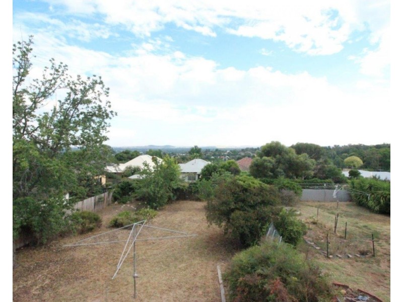 11 Fernleigh Road, Wagga Wagga NSW 2650