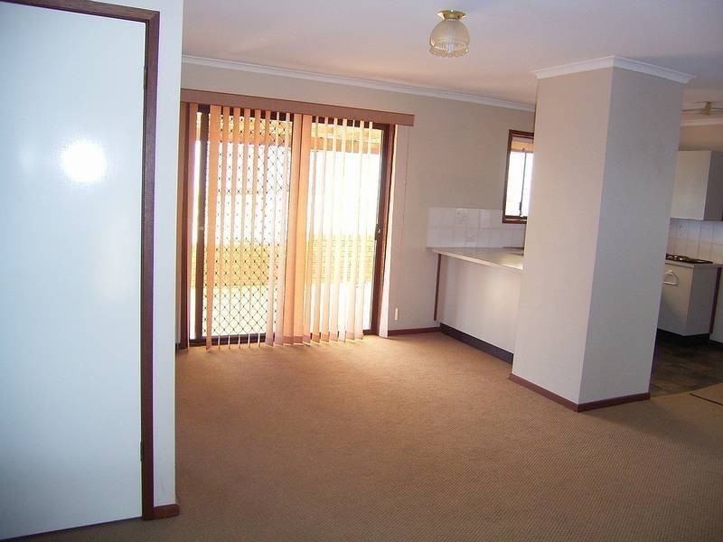 33 Allambie Way, Mount Austin NSW 2650