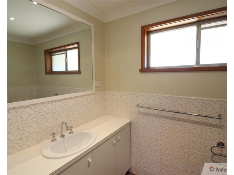 34 Maher Street, Tolland NSW 2650