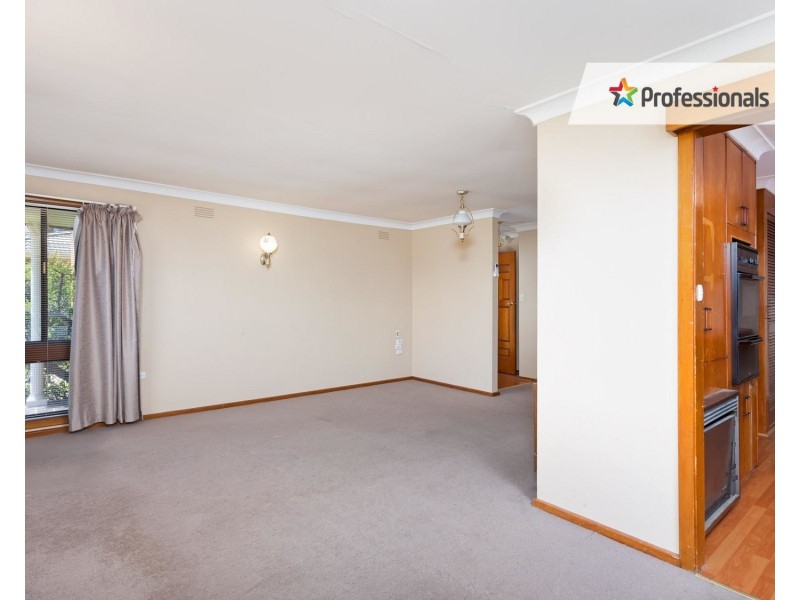 30  Geneva Crescent, Lake Albert NSW 2650