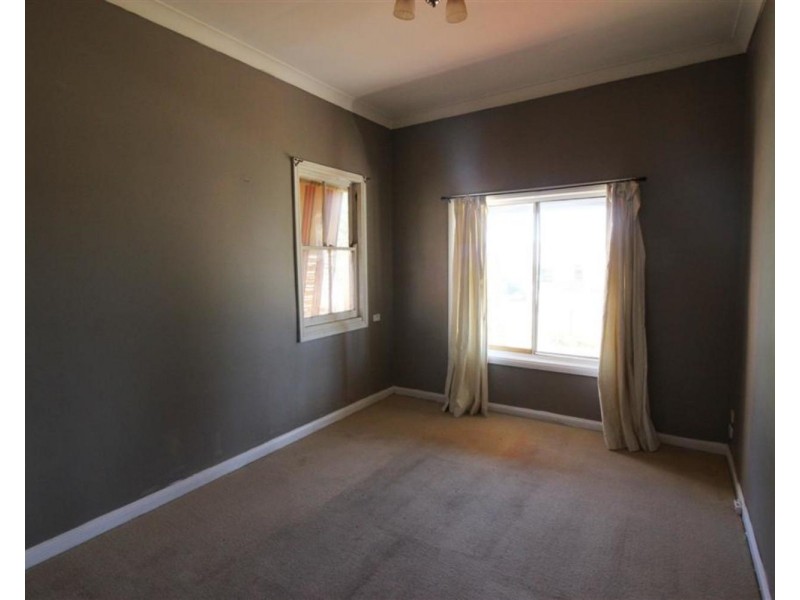 60 Urana Street, Turvey Park NSW 2650