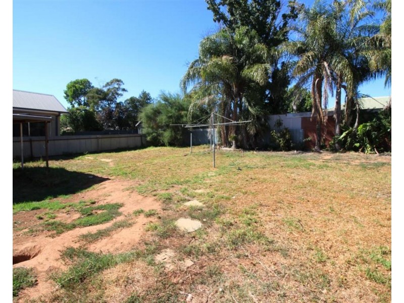 60 Urana Street, Turvey Park NSW 2650