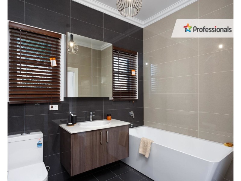 27 Dobbs Street, Wagga Wagga NSW 2650