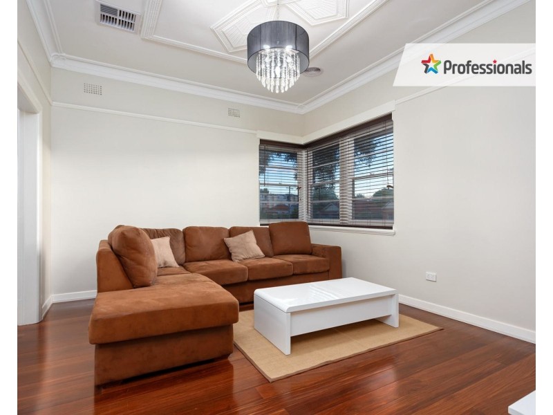 27 Dobbs Street, Wagga Wagga NSW 2650