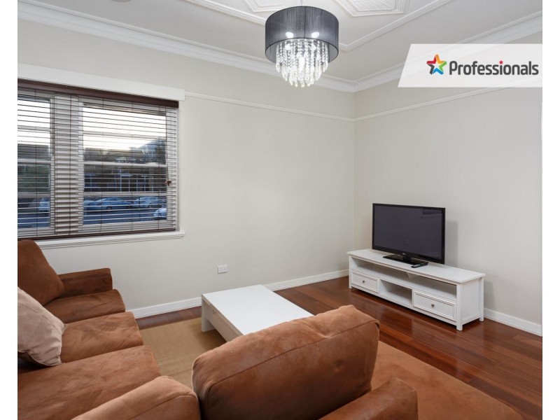 27 Dobbs Street, Wagga Wagga NSW 2650