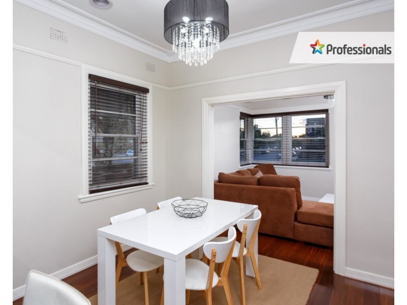 27 Dobbs Street, Wagga Wagga NSW 2650