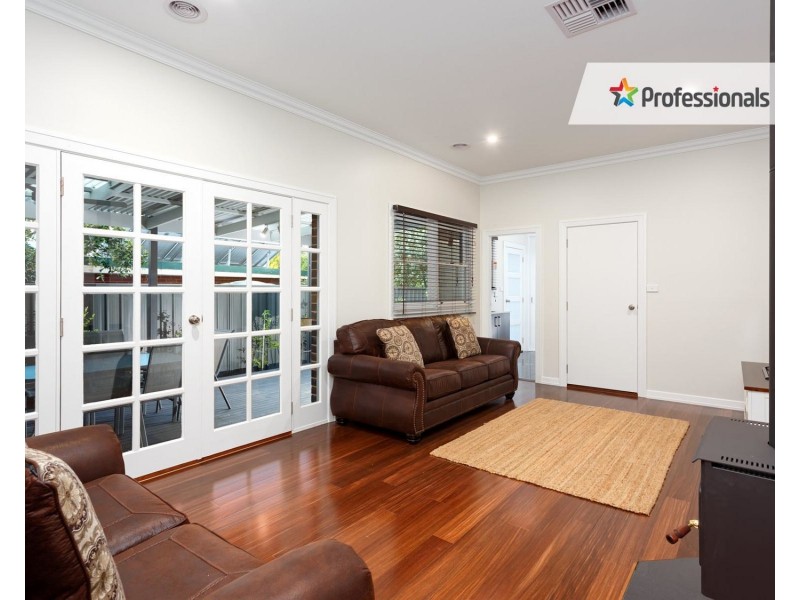 27 Dobbs Street, Wagga Wagga NSW 2650