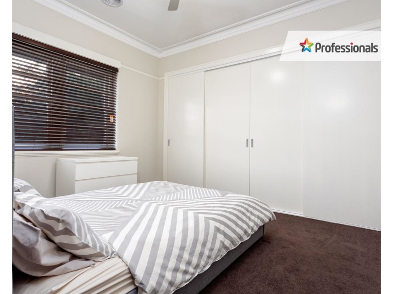 27 Dobbs Street, Wagga Wagga NSW 2650