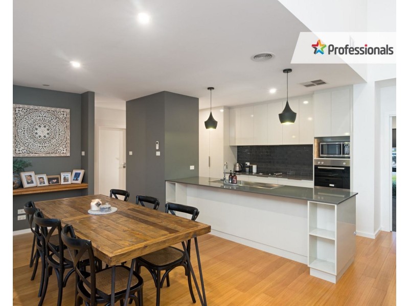 13  Cootamundra Boulevard, Gobbagombalin NSW 2650