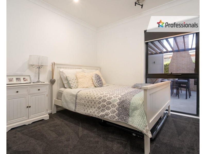 13  Cootamundra Boulevard, Gobbagombalin NSW 2650
